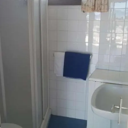 Sleeps 4 Wifi Apartment *