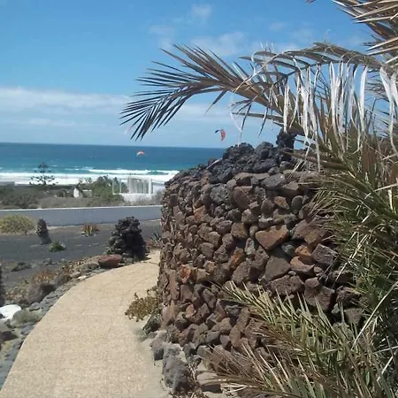Sleeps 4 Wifi * Famara