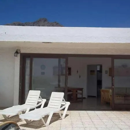 Sleeps 4 Wifi * Famara
